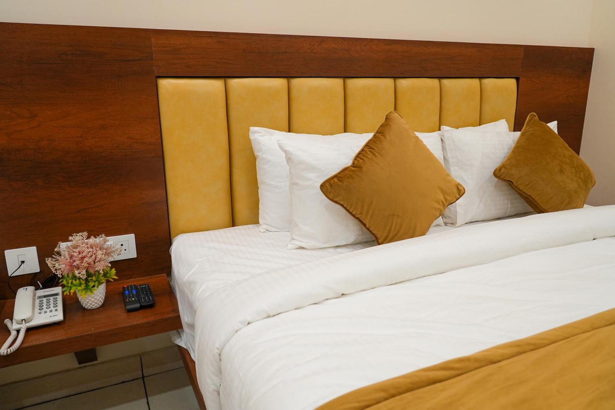 Sri Krishna Inn - Kempegowda Airport Bangalore Devanahalli Екстер'єр фото
